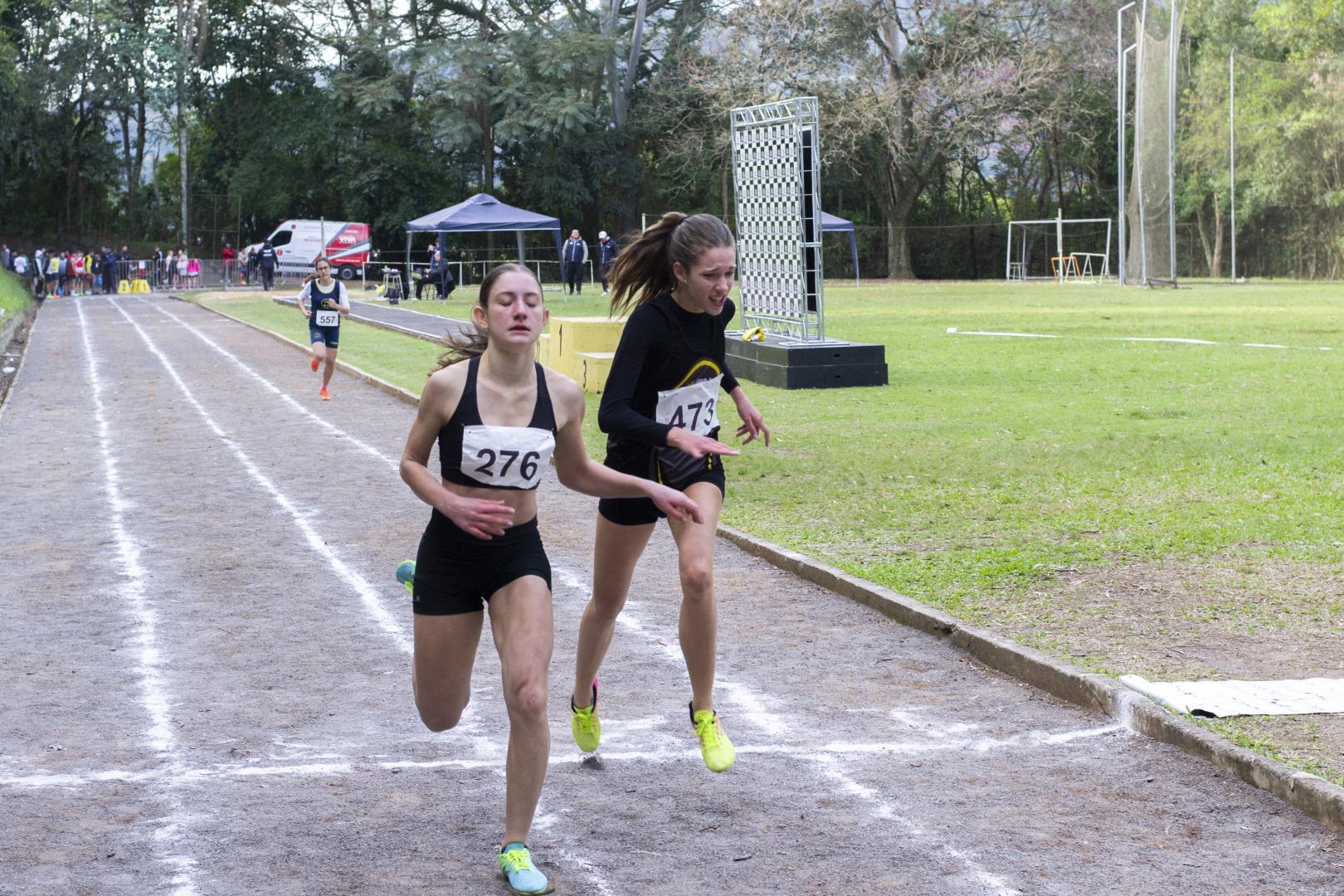 Atletismo da IENH conquista 54 medalhas no Troféu IENH de Atletismo -  Educação Básica - Portal IENH