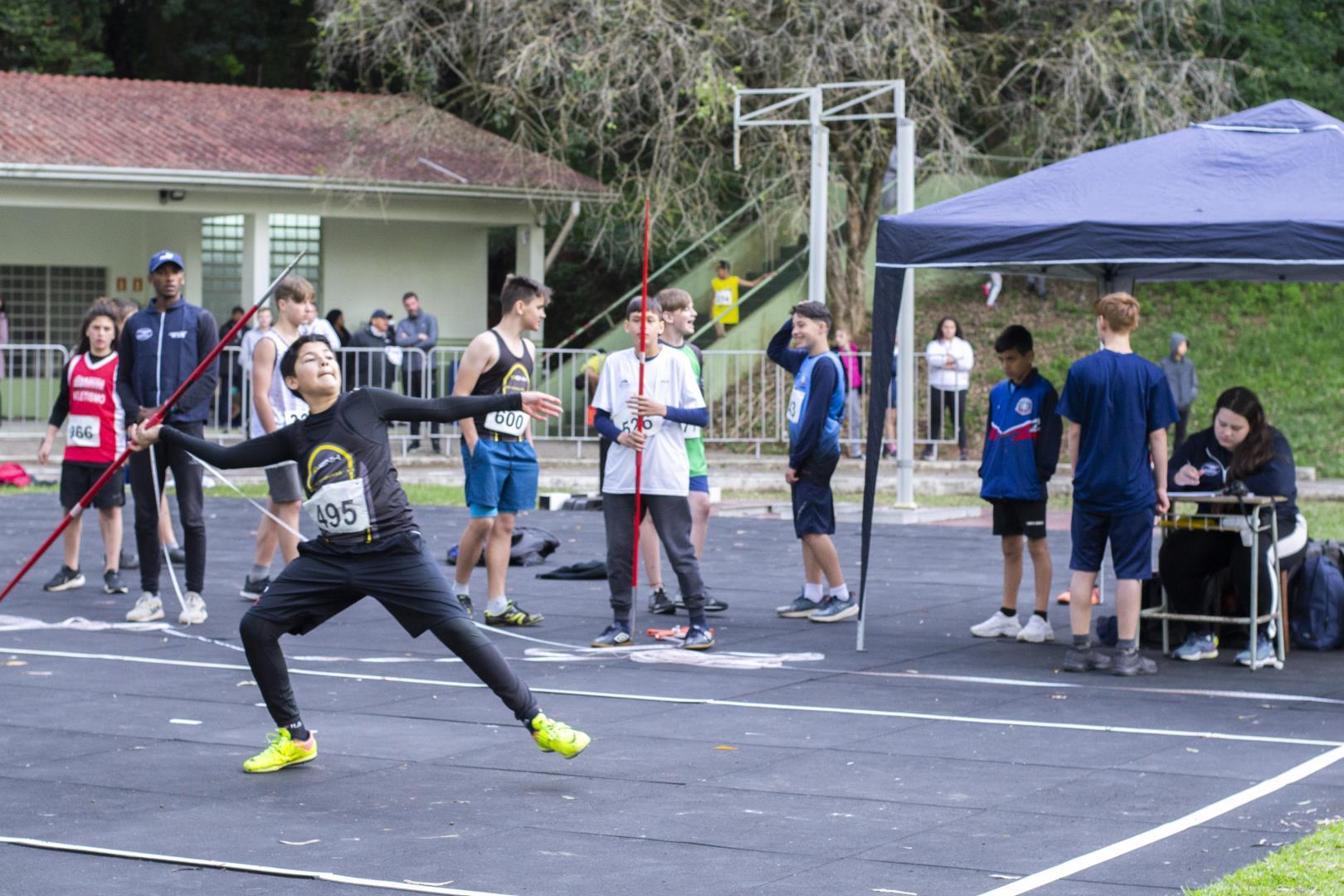 Atletismo da IENH conquista grandes resultados no Troféu Sogipa - Educação  Básica - Portal IENH