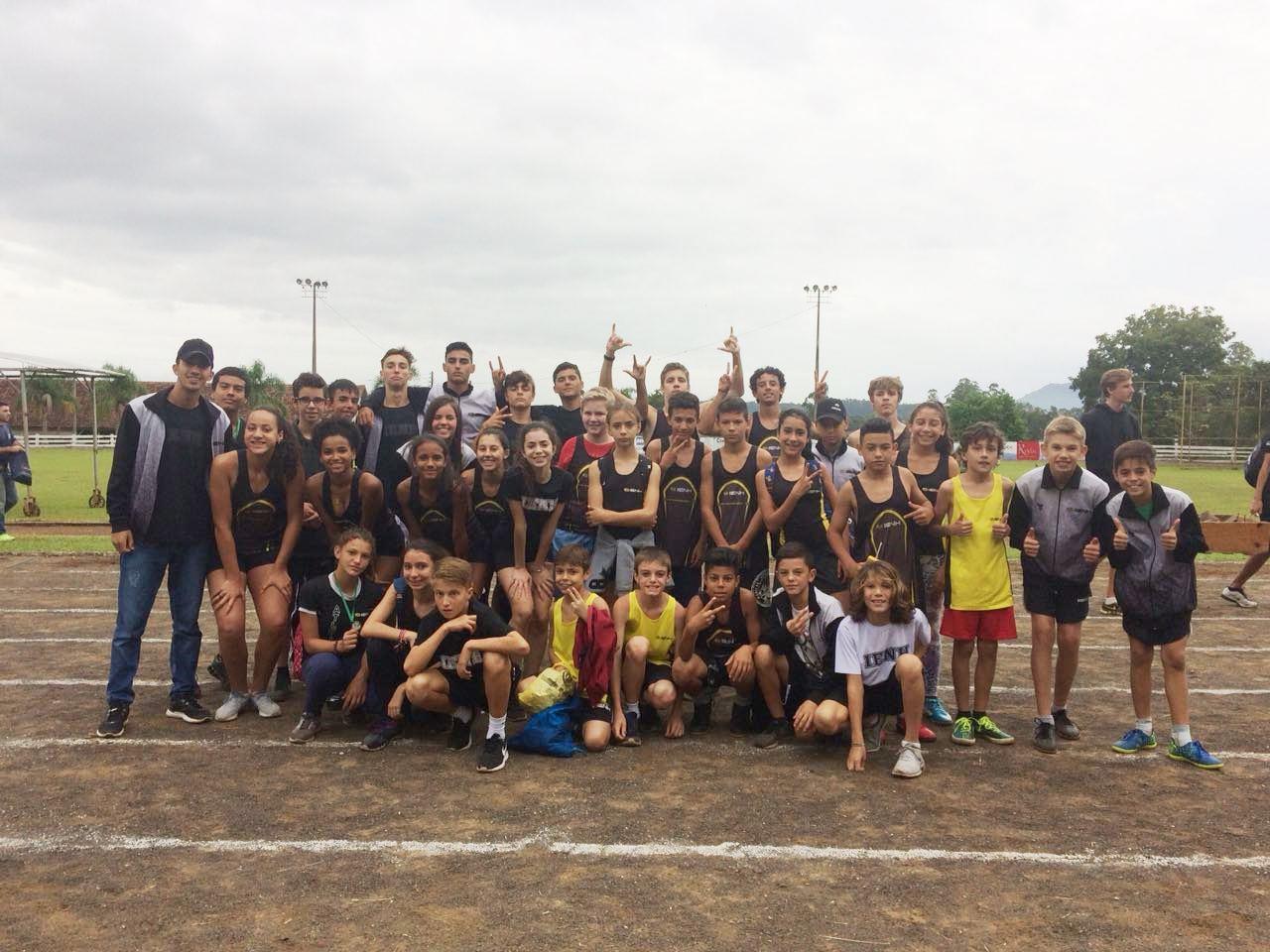 Atletismo da IENH conquista grandes resultados no Troféu Sogipa - Educação  Básica - Portal IENH