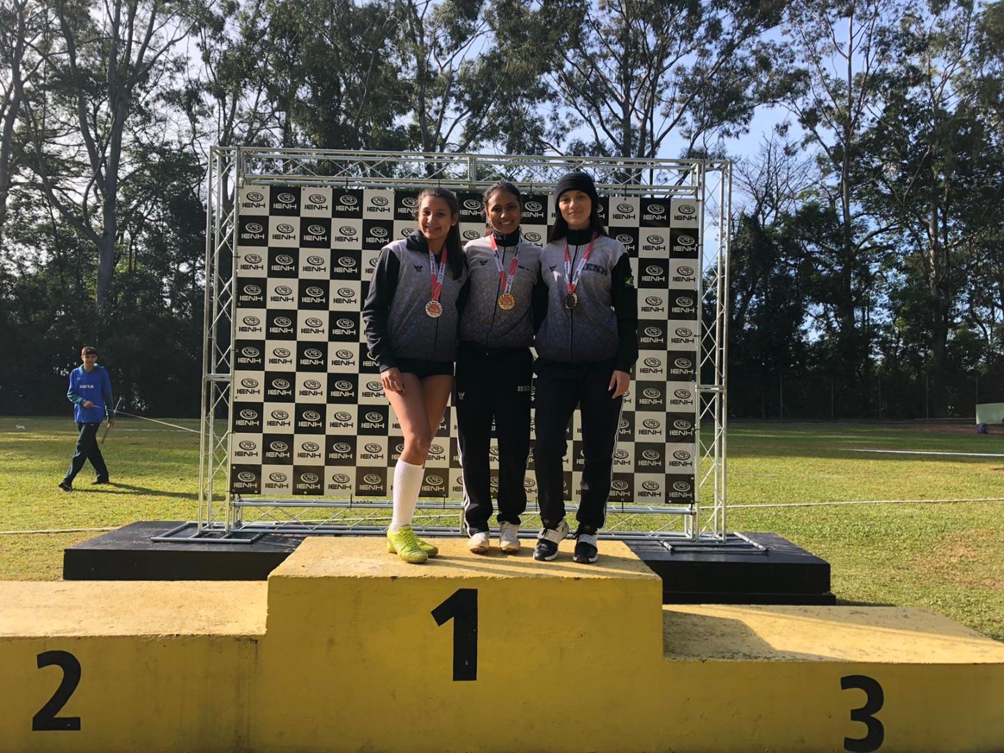 Atletismo da IENH conquista grandes resultados no Troféu Sogipa - Faculdade  - Portal IENH