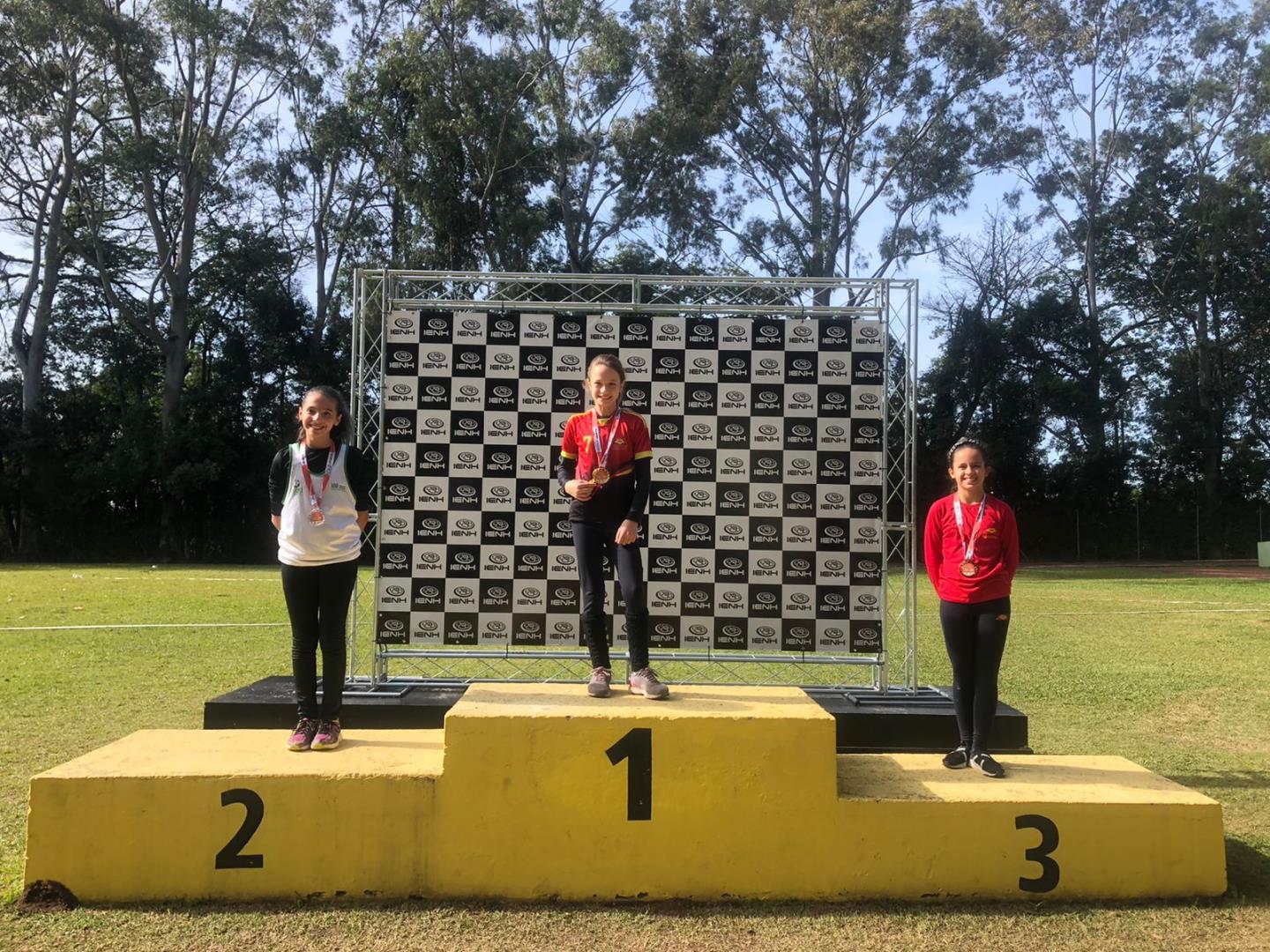 Atletismo da IENH conquista grandes resultados no Troféu Sogipa - Faculdade  - Portal IENH